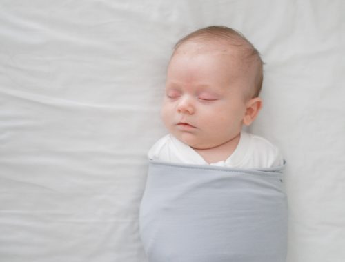 Favorite Swaddle: The Ollie World - www.arinsolangeathome.com