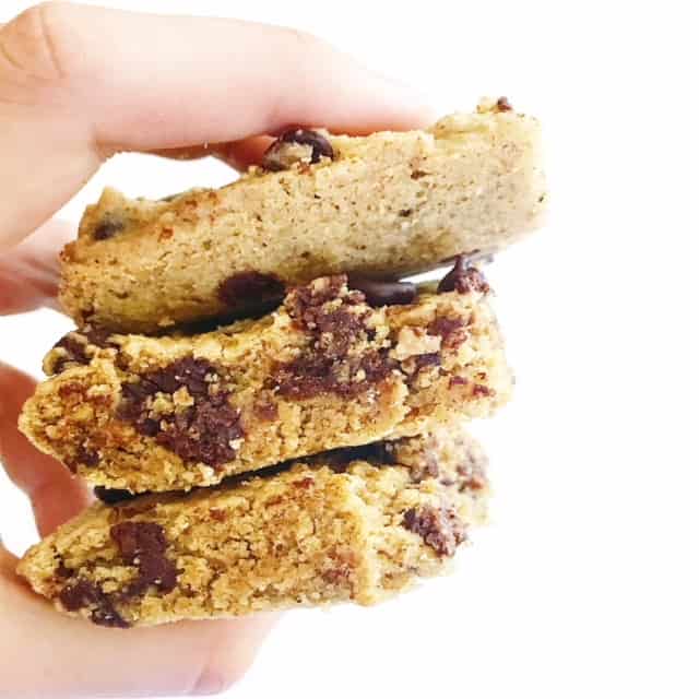 Gluten Free Chocolate Chip Cookie Bars - Gluten free, dairy free, refined sugar free Dessert Recipe - www.arinsolangeathome.com