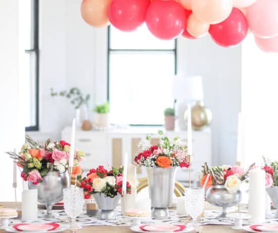 floral tablescape with balloons over