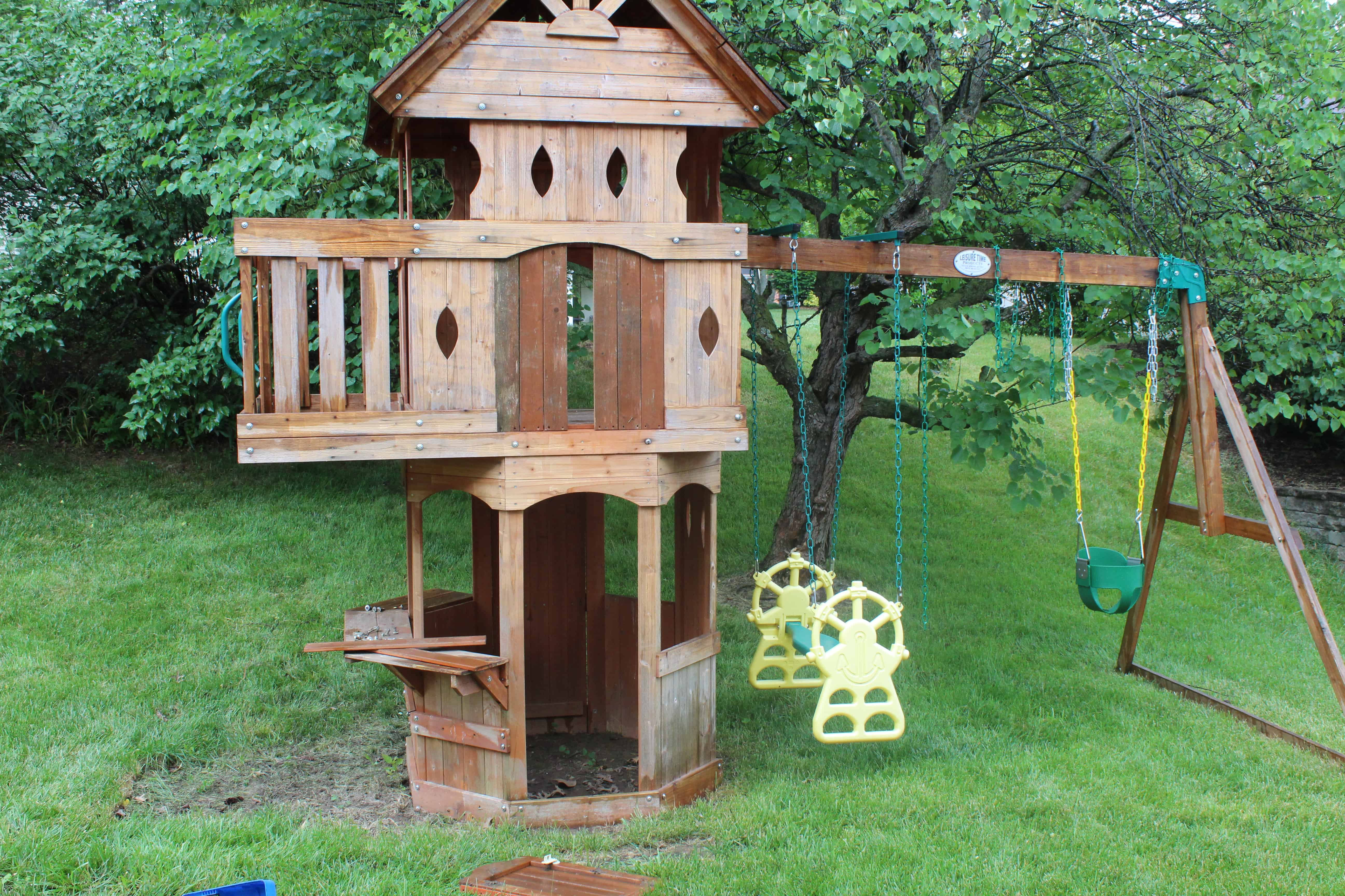 Old wooden swingset | DIY Swingset Makeover 