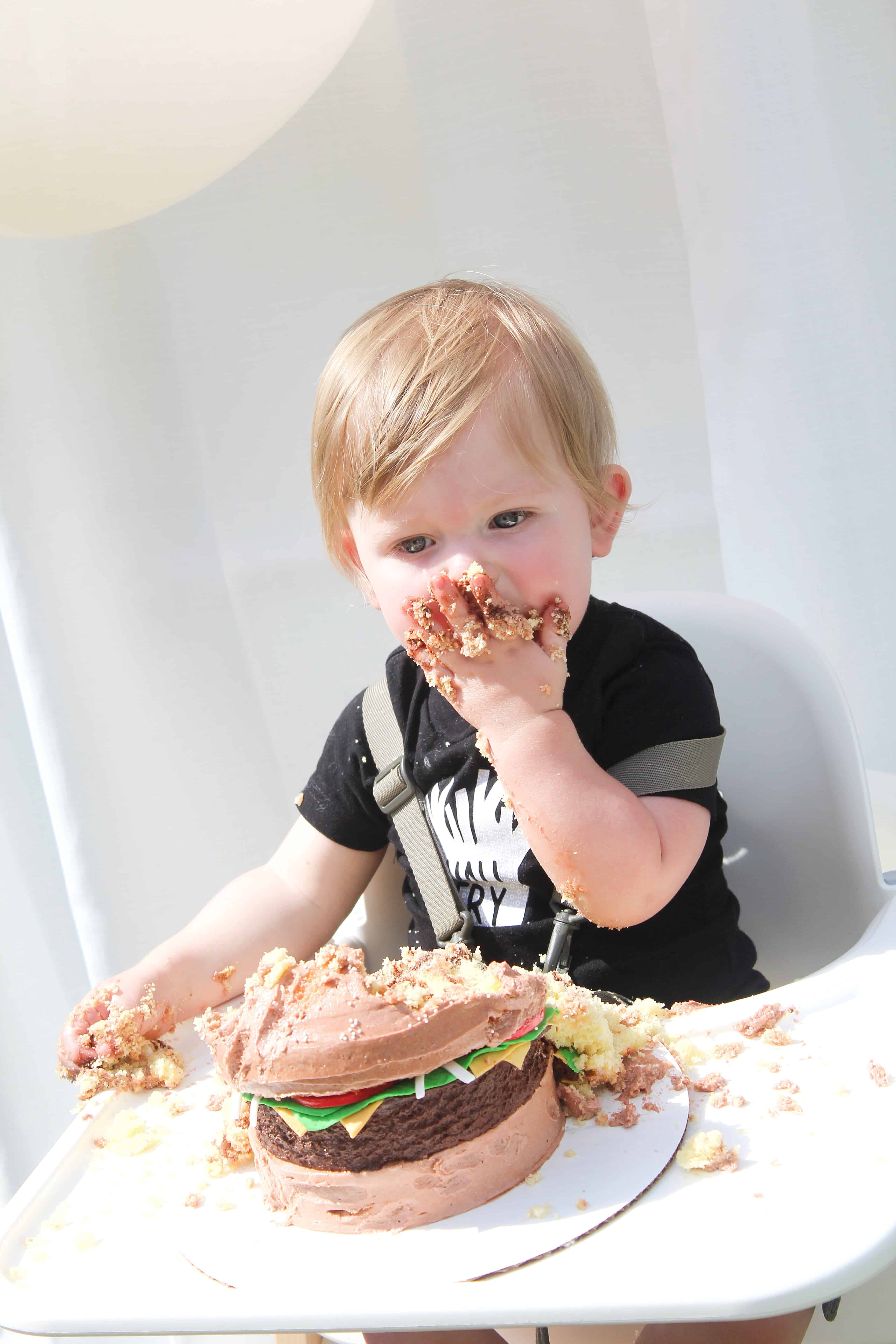 Burger cake cake smash