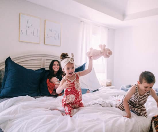 kids jumping on bed
