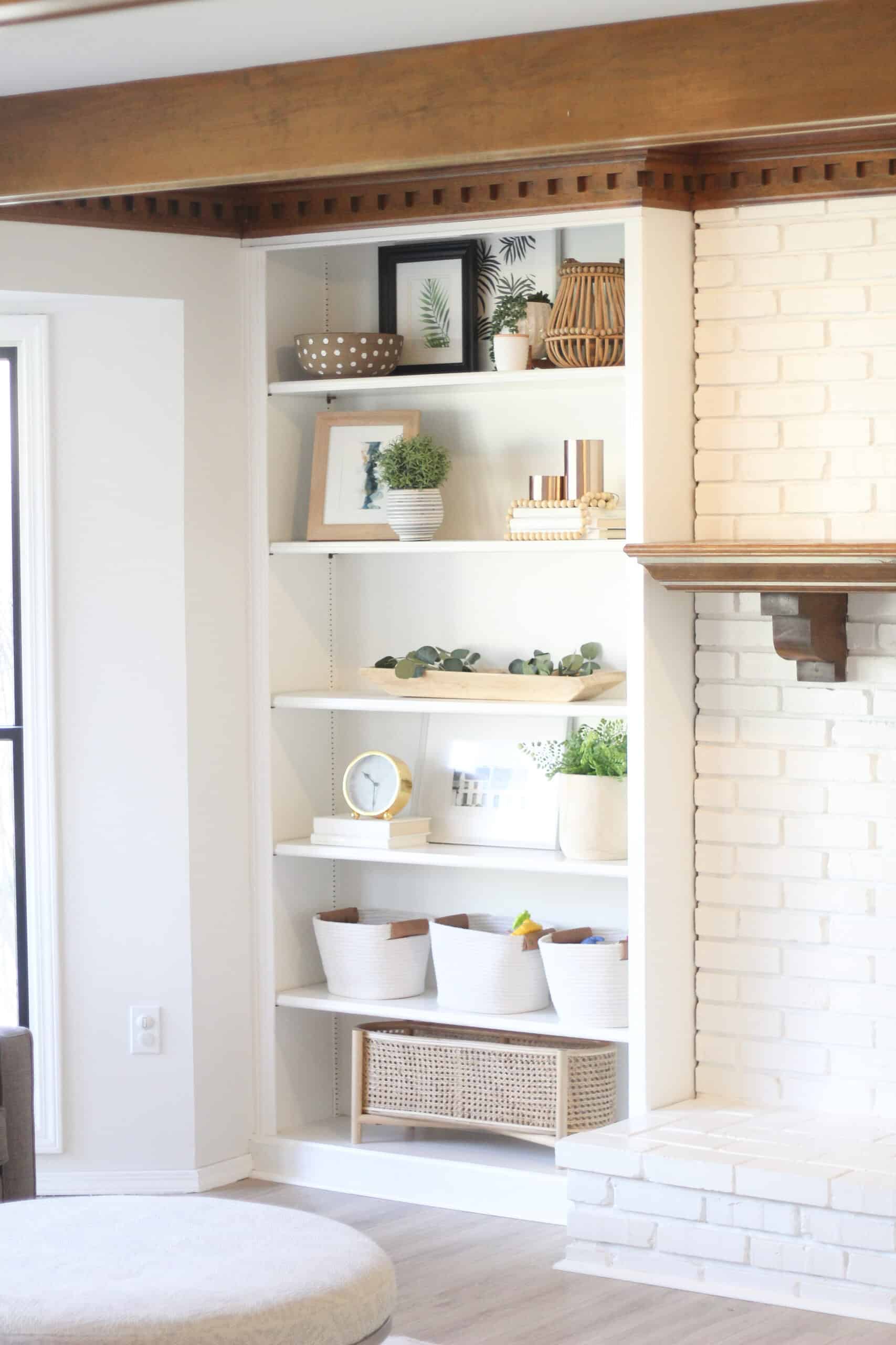 neutral built-in shelving decor