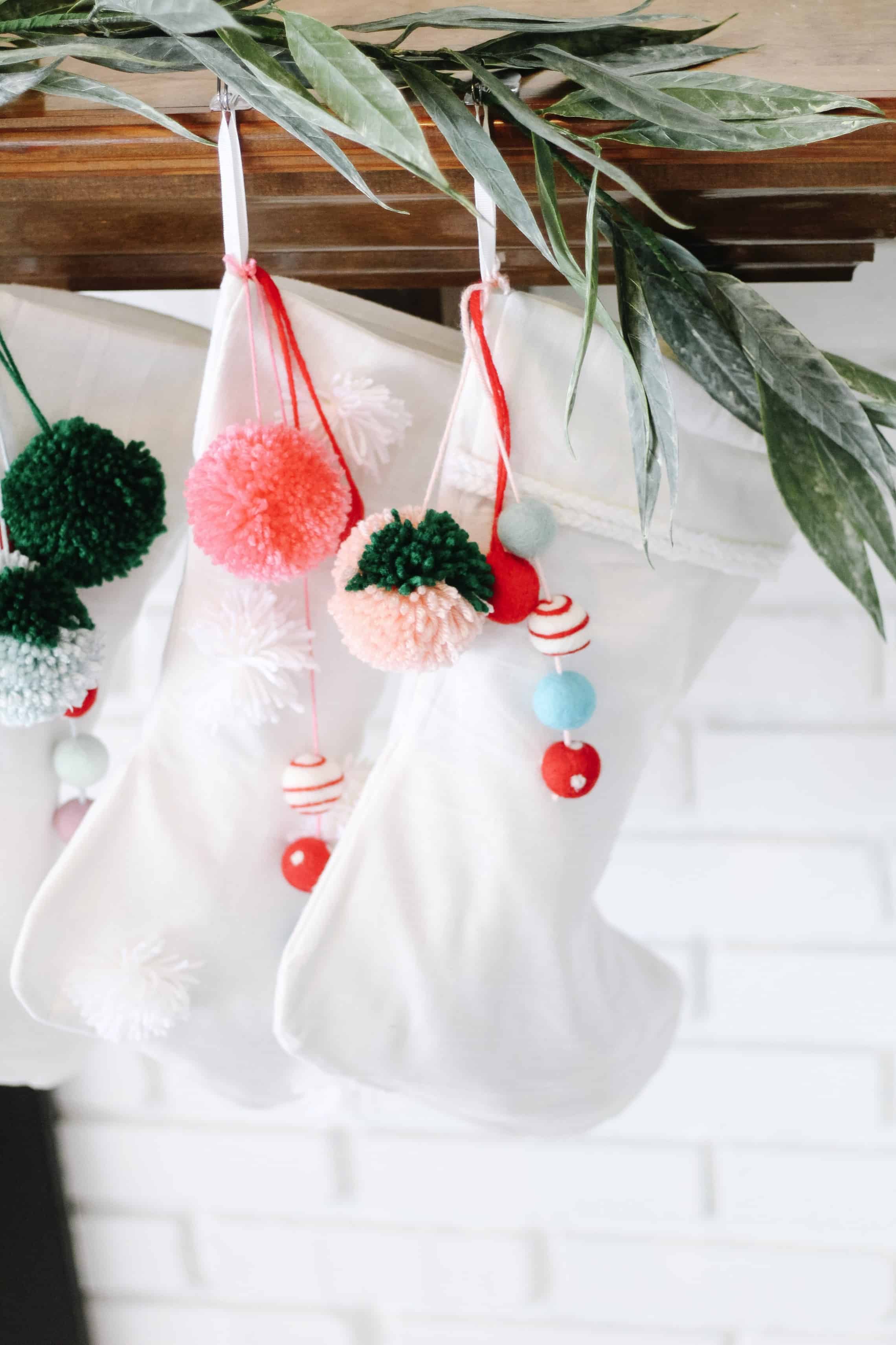 DIY pom pom stocking