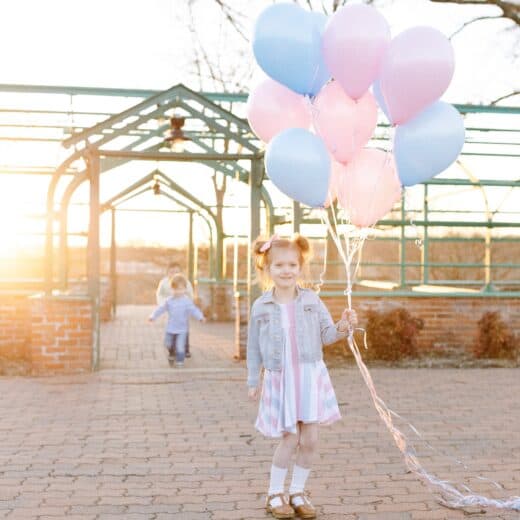 baby girl tis blue and pink balloons
