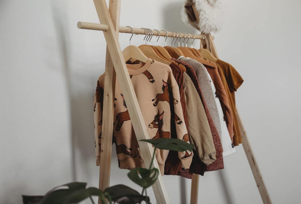 DIY wooden clothing rack 