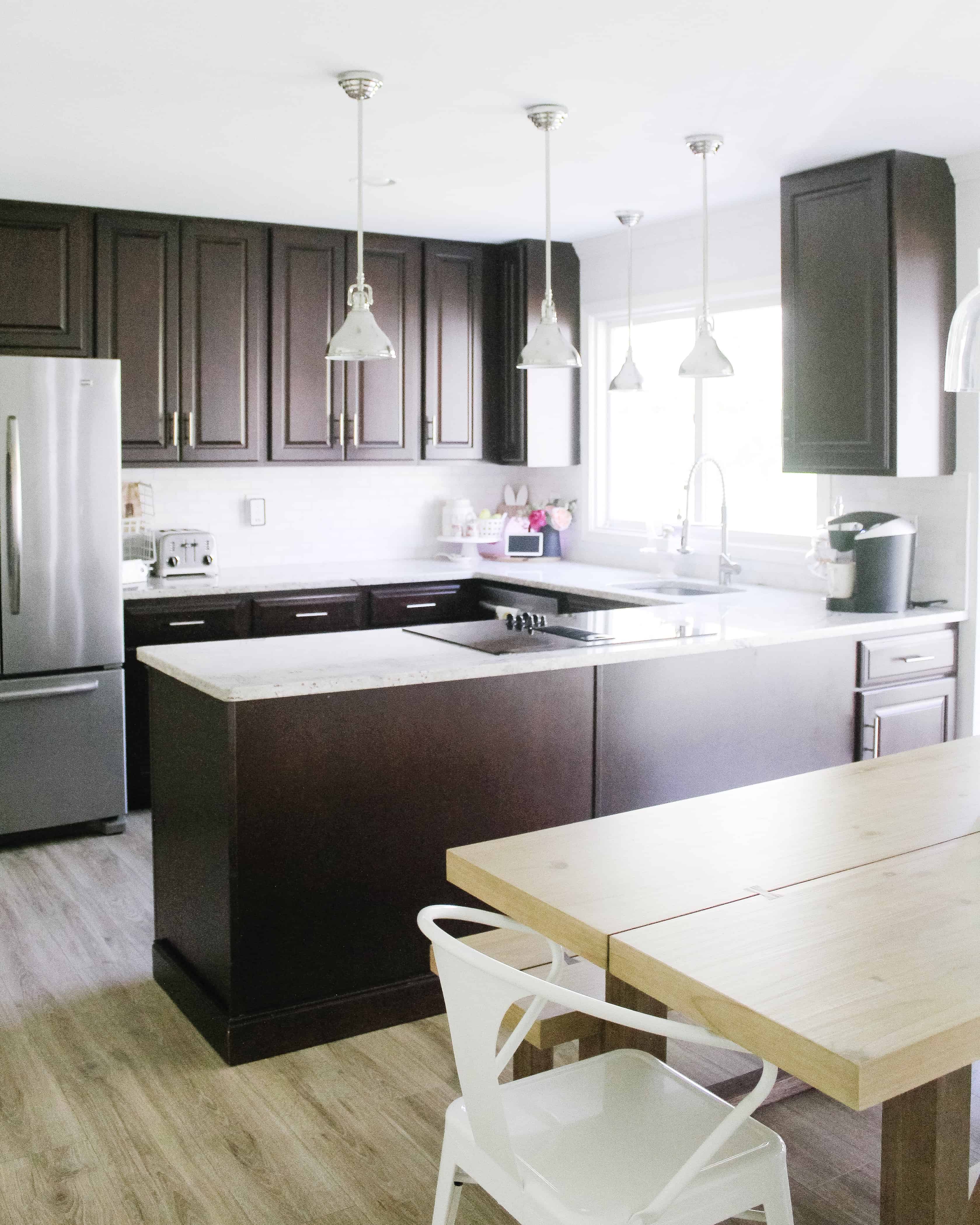 picture of a dark brown kitchen