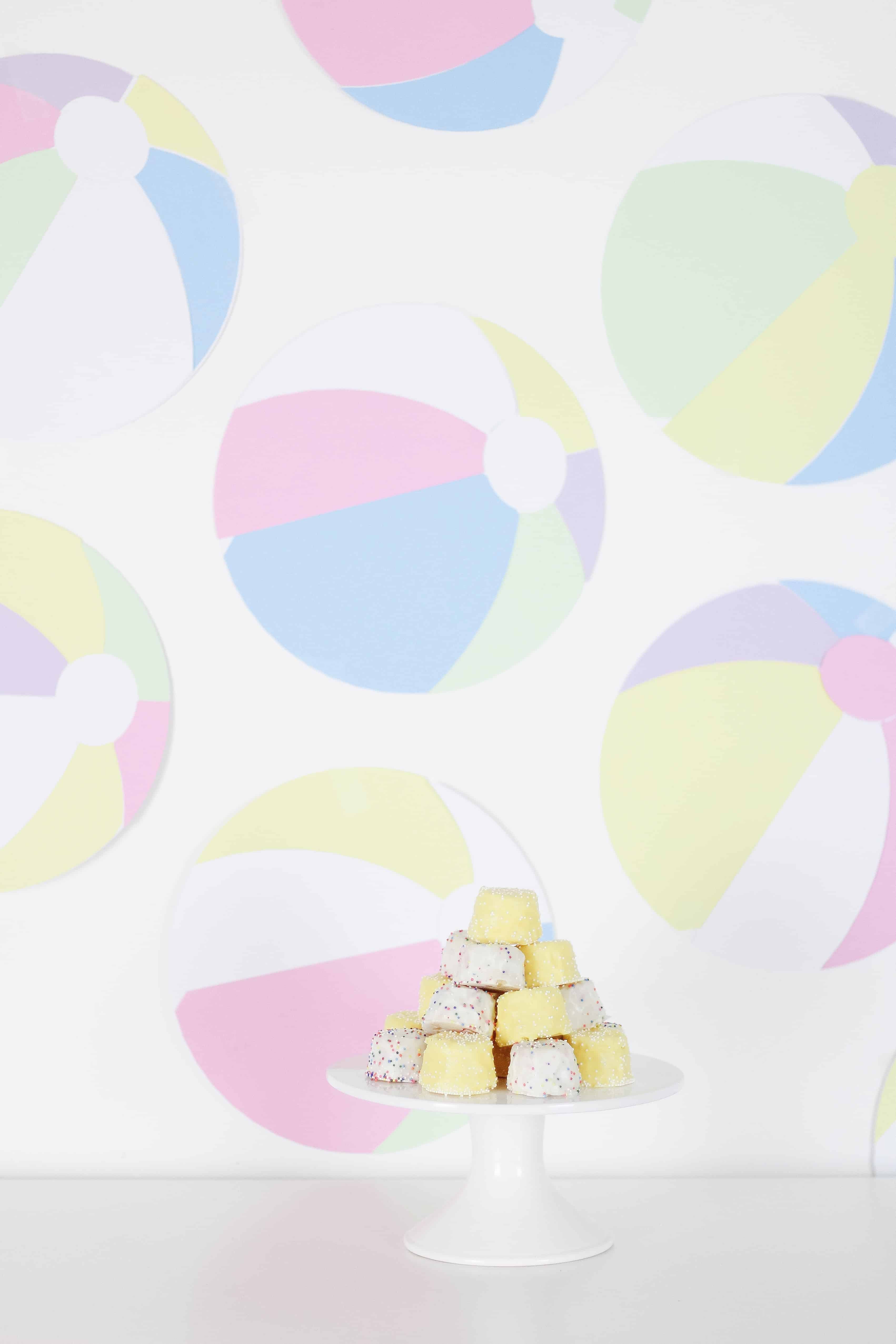 Beach Ball Wall with cake 