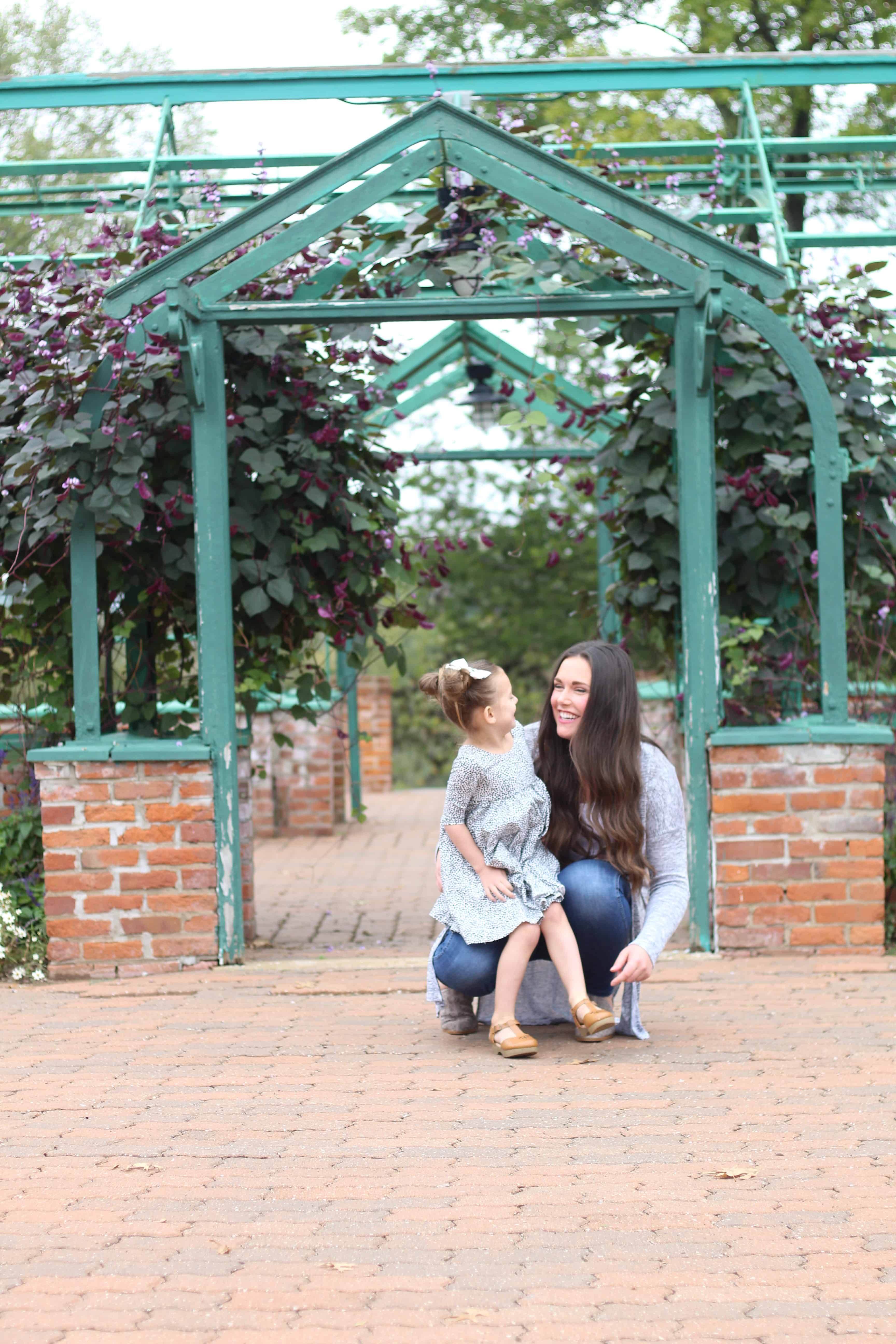 mom and toddler girl