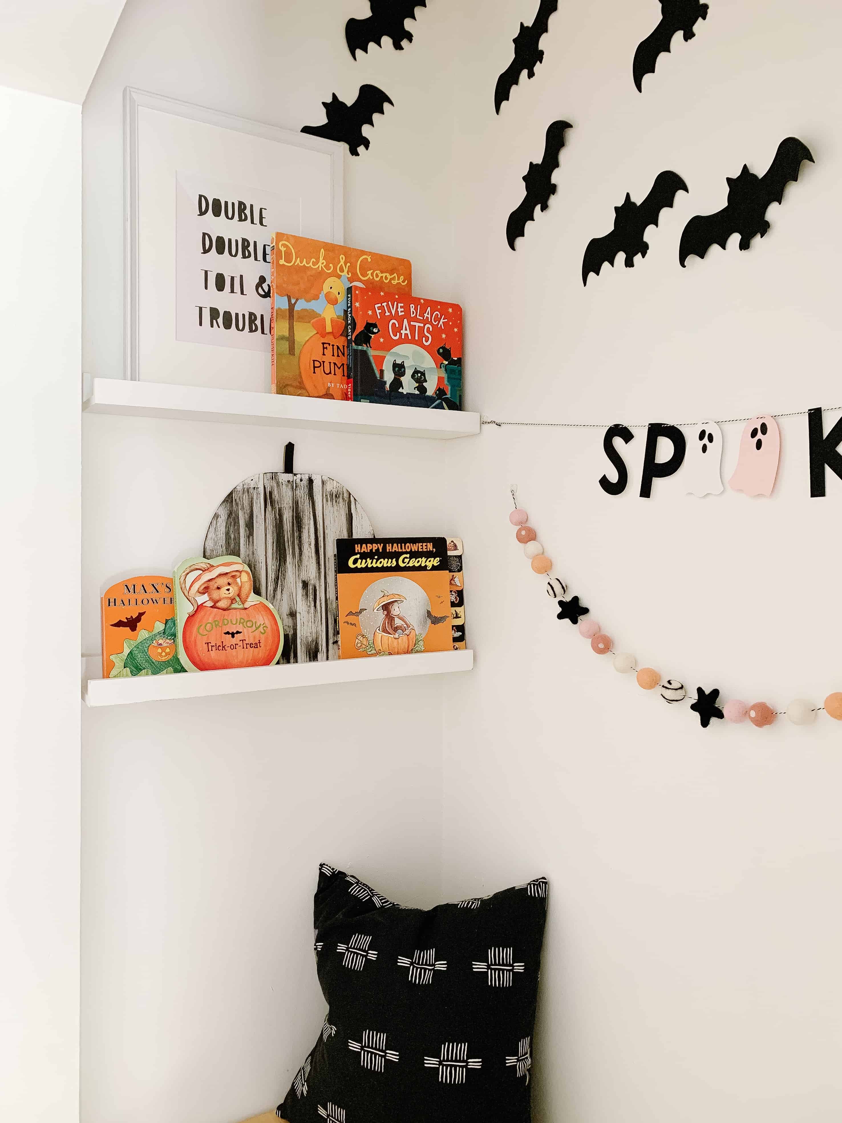 Best Halloween Books for Toddlers - arinsolangeathome