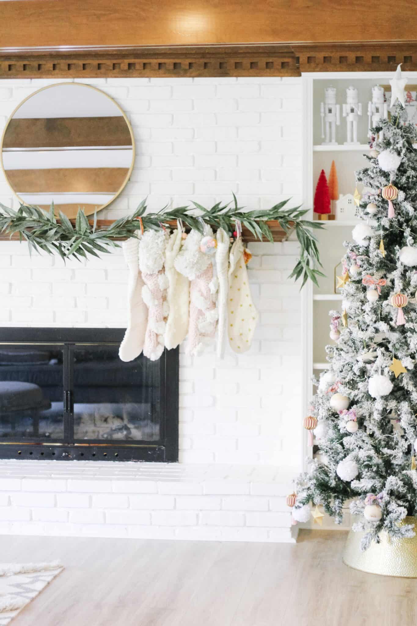 Bright and simple Christmas Decor