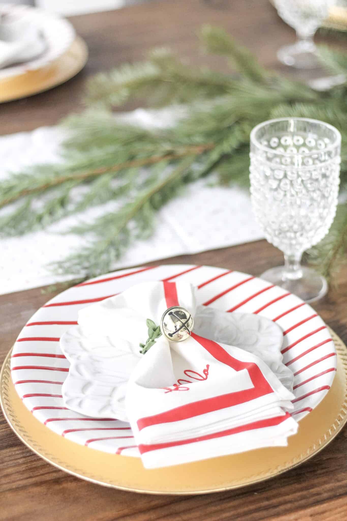 Red Striped Dining Room Table Decor