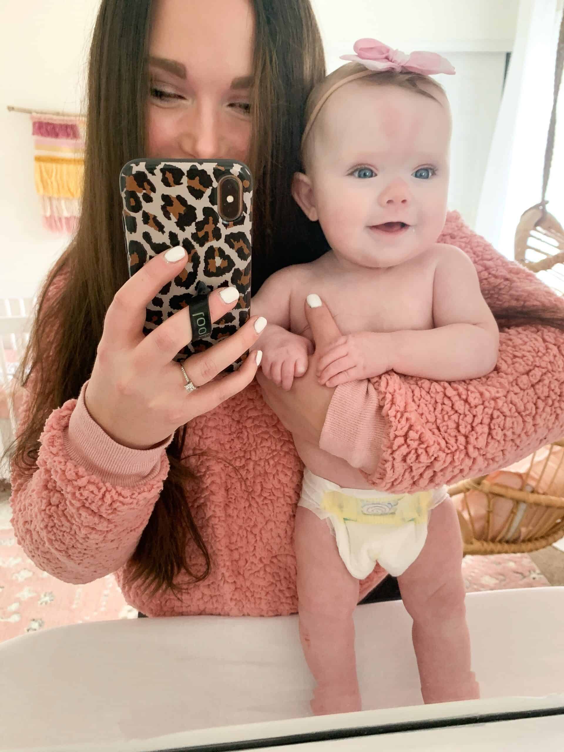 selfie of mom and 6 month old baby girl