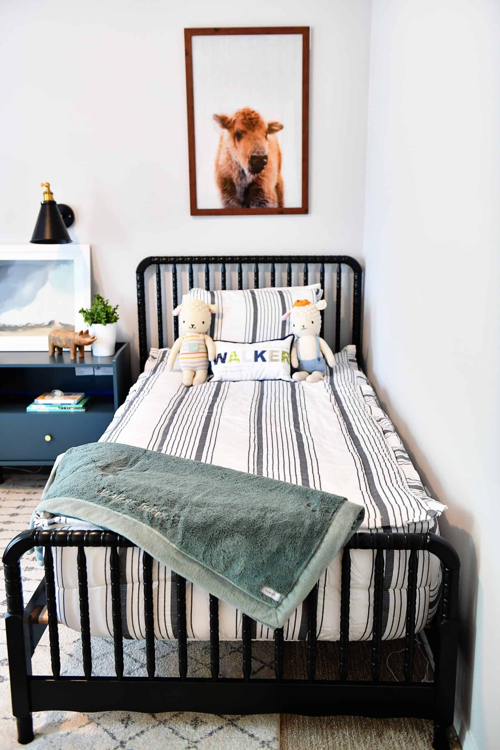 Boys room with Beddys bedding on bed