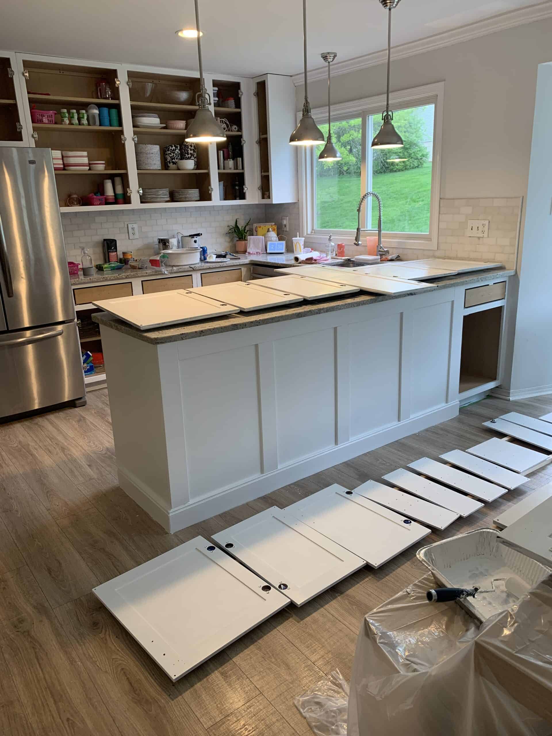 painting kitchen cabinets white 