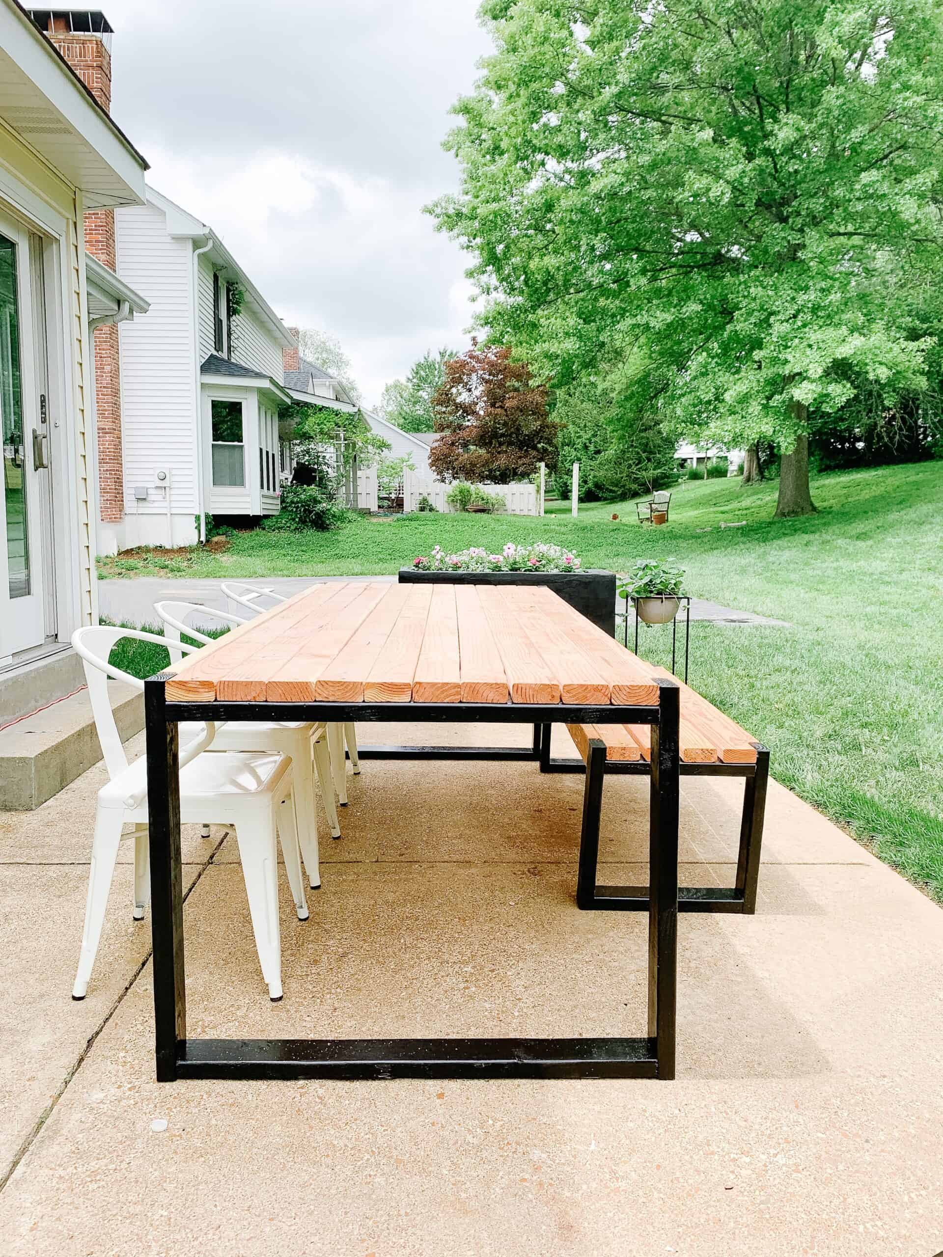 Modern black and wood DIy outdoor table