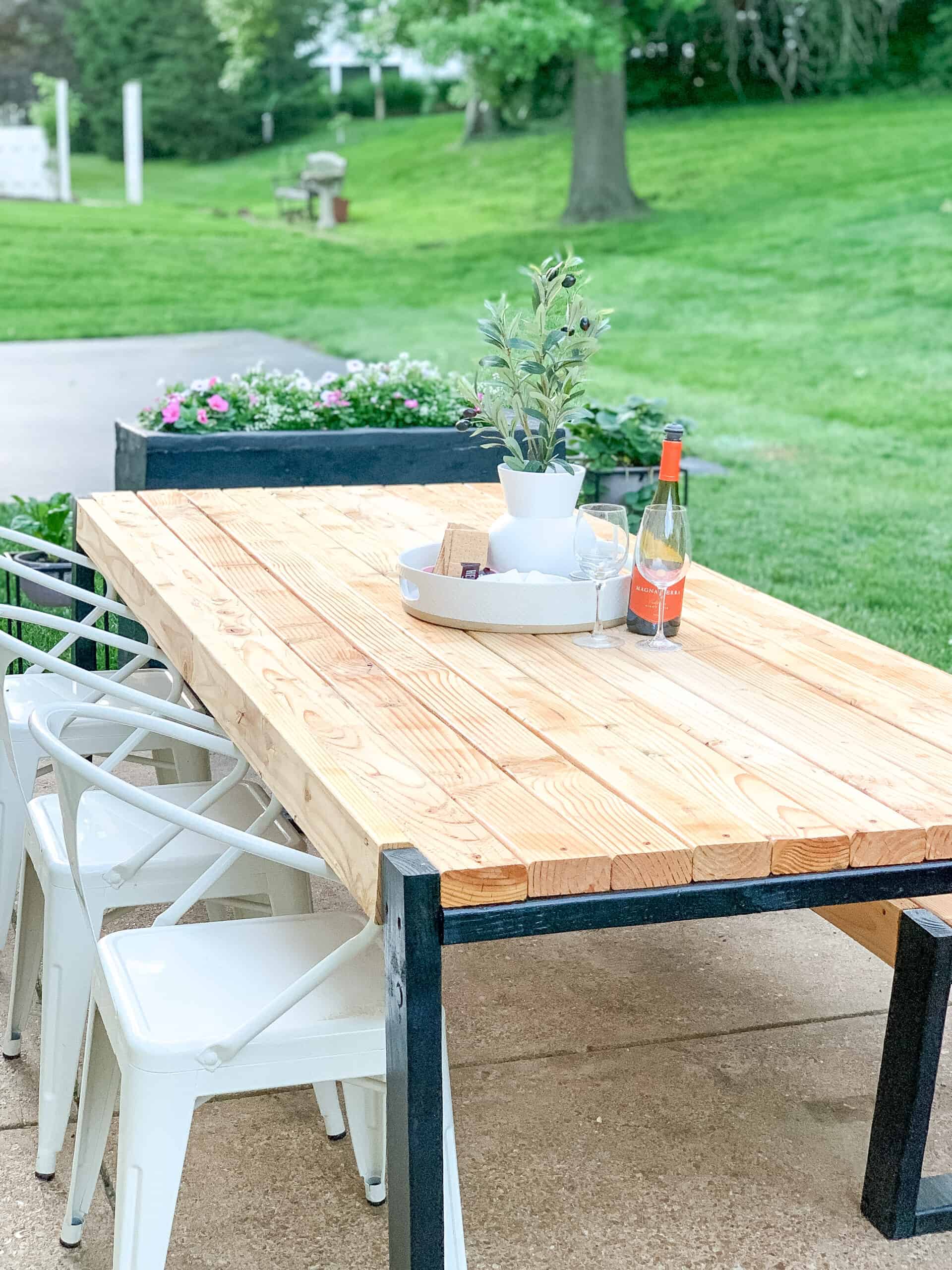 DIY patio Table with wine