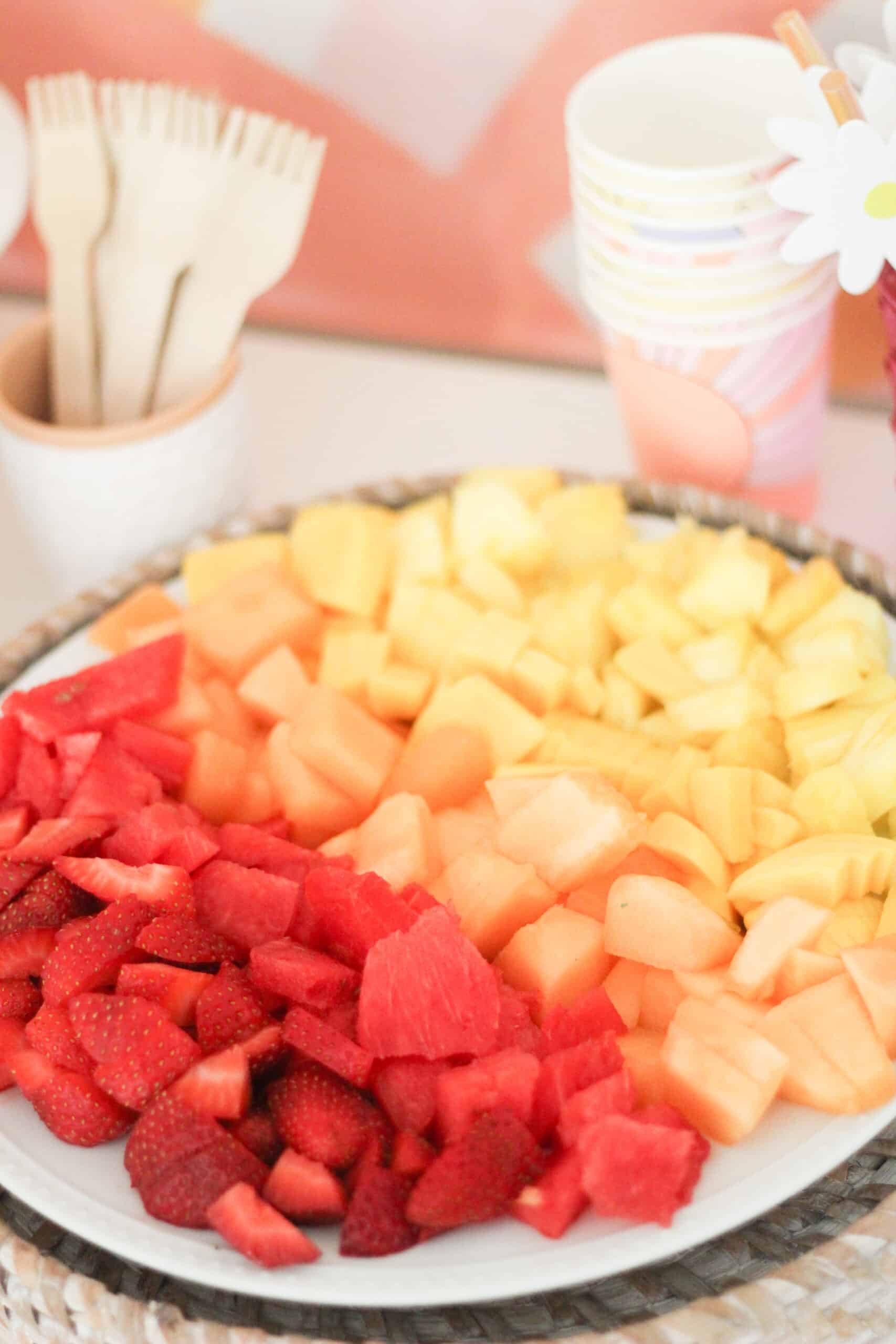 ombré fruit tray from red to yellow