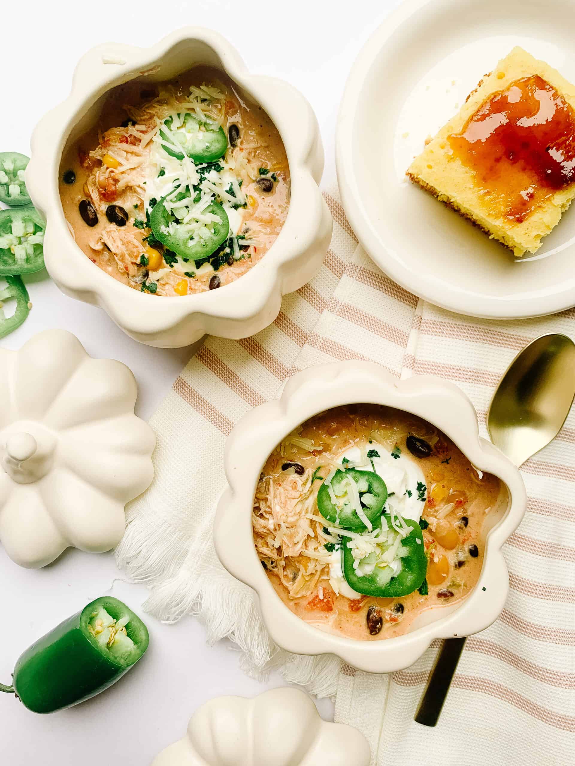 White Chicken Chili In The Crockpot - arinsolangeathome