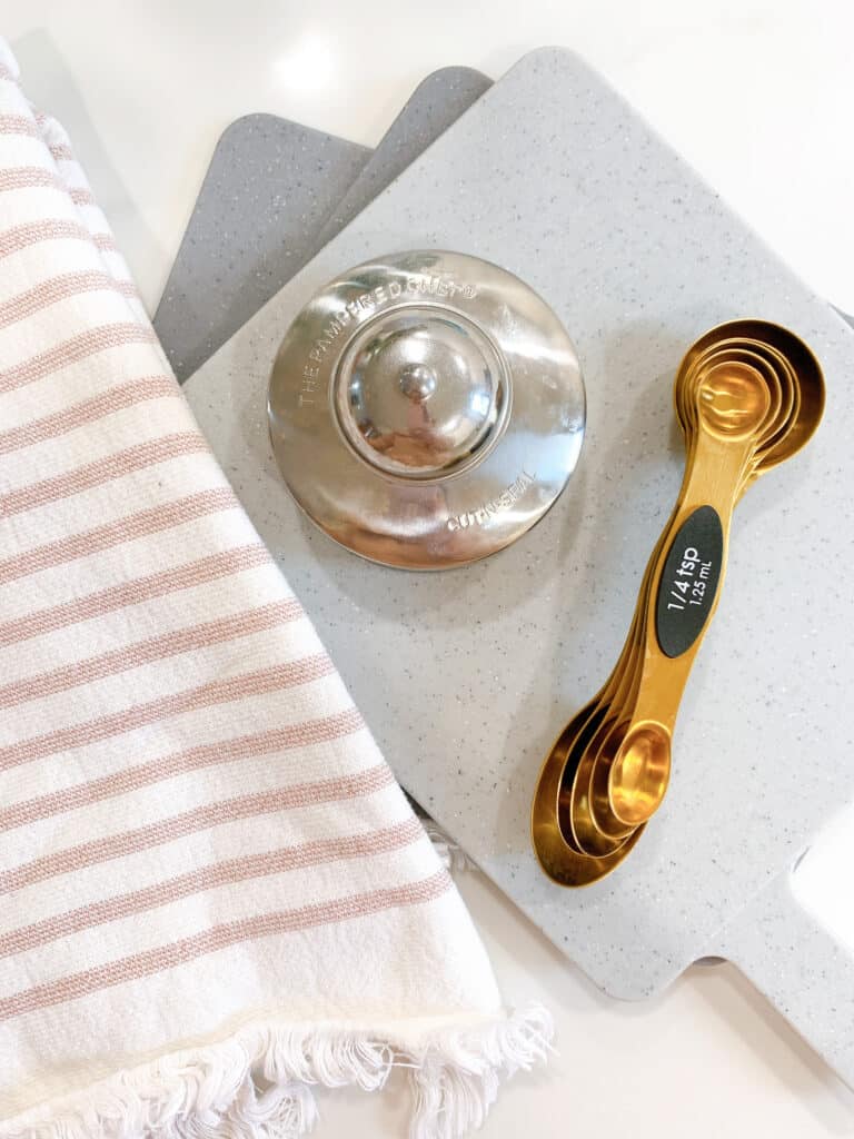 gold measuring spoons