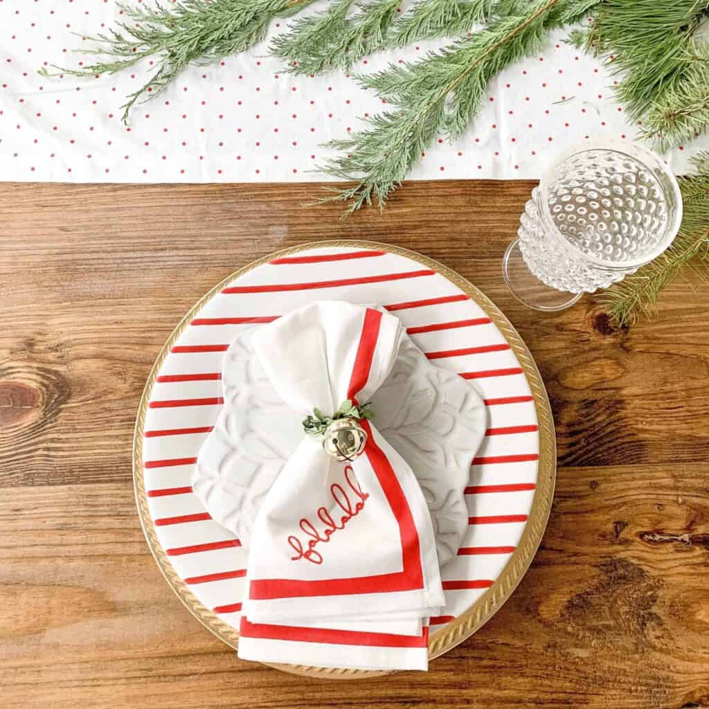 Round Table with red and white decor 