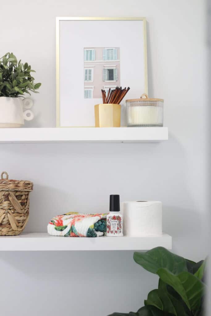 shelving in bathroom 