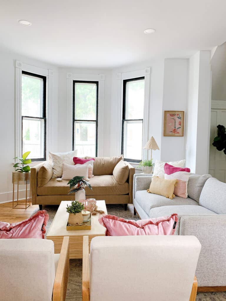 pink and neutral living room 