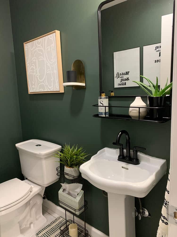 Pedestal Sink in Bathroom 