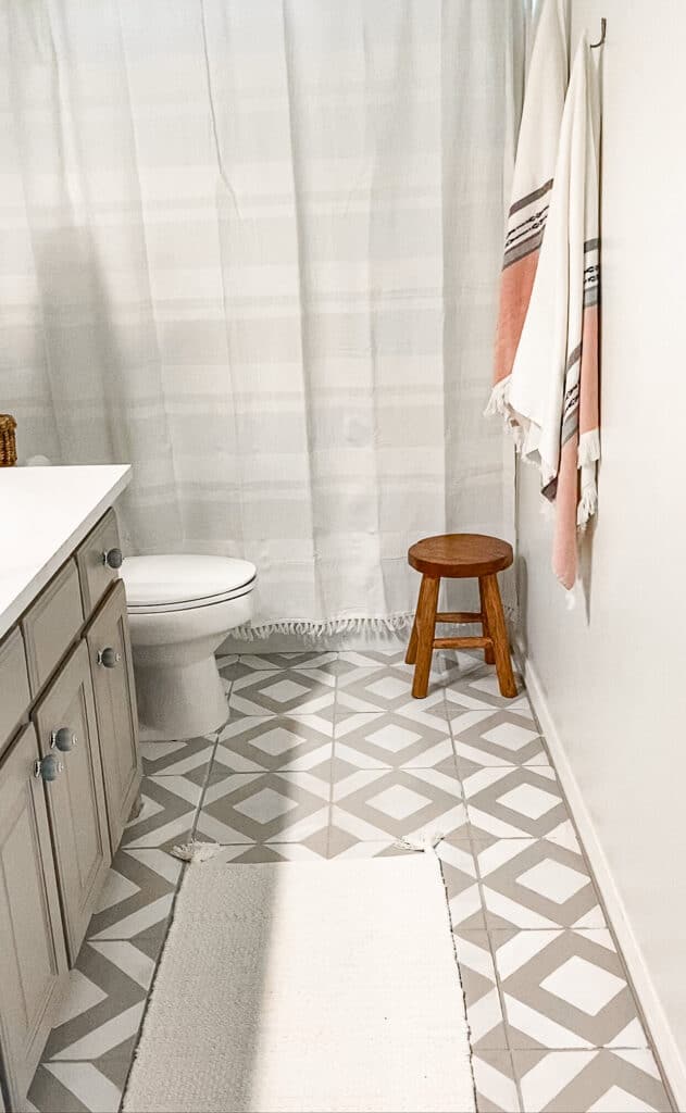 6 Easy & Affordable Small Bathroom Makeover Ideas - Sprucing Up Mamahood