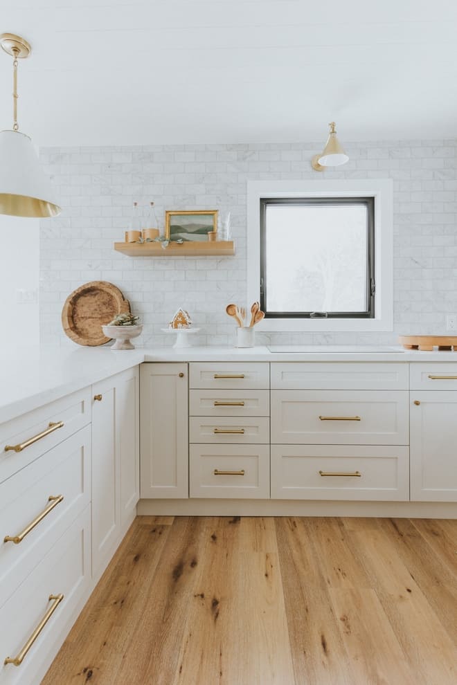 Cream and gold kitchen