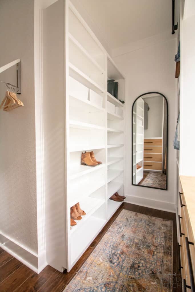 bedroom walk in closet idea