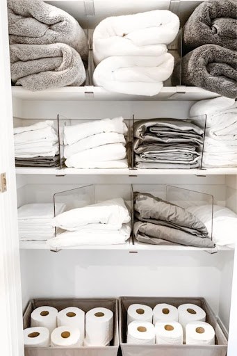 Easy Linen Closet Organization and Storage Ideas