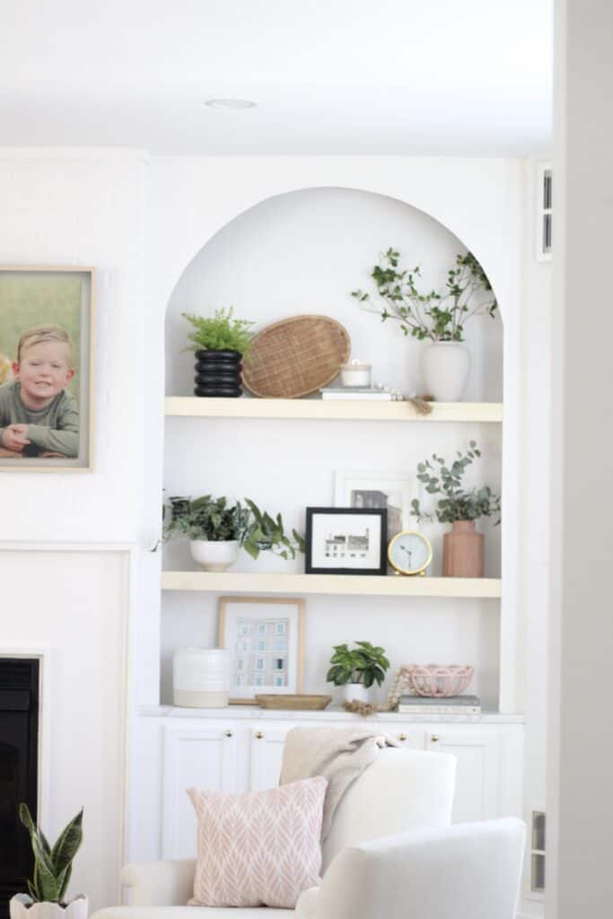 DIY arched built ins in 