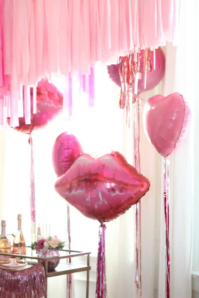 galentine's day balloons