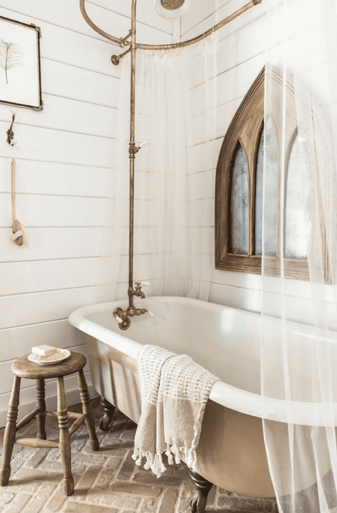 vintage clawfoot tub