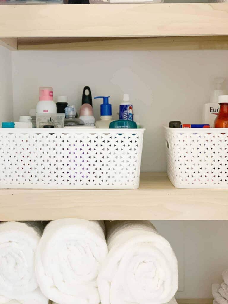 How to Decorate Bathroom Shelving - arinsolangeathome