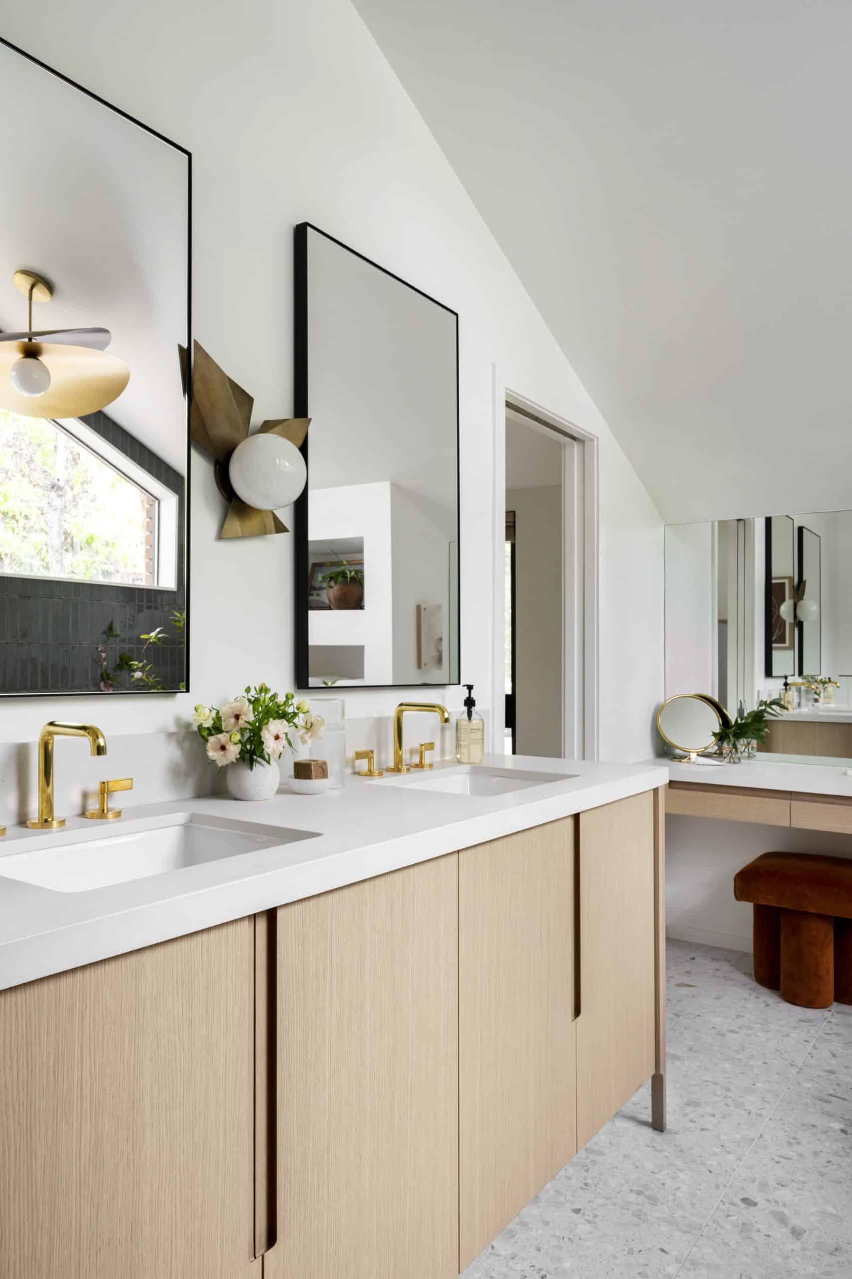 DIY Bathroom Mirror Frame Ideas - arinsolangeathome