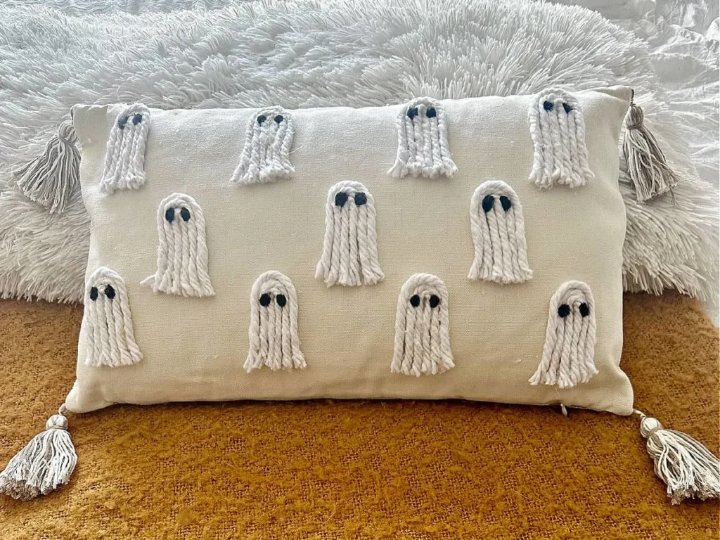 DIY Halloween Decorations Ghosts Mop head pillow