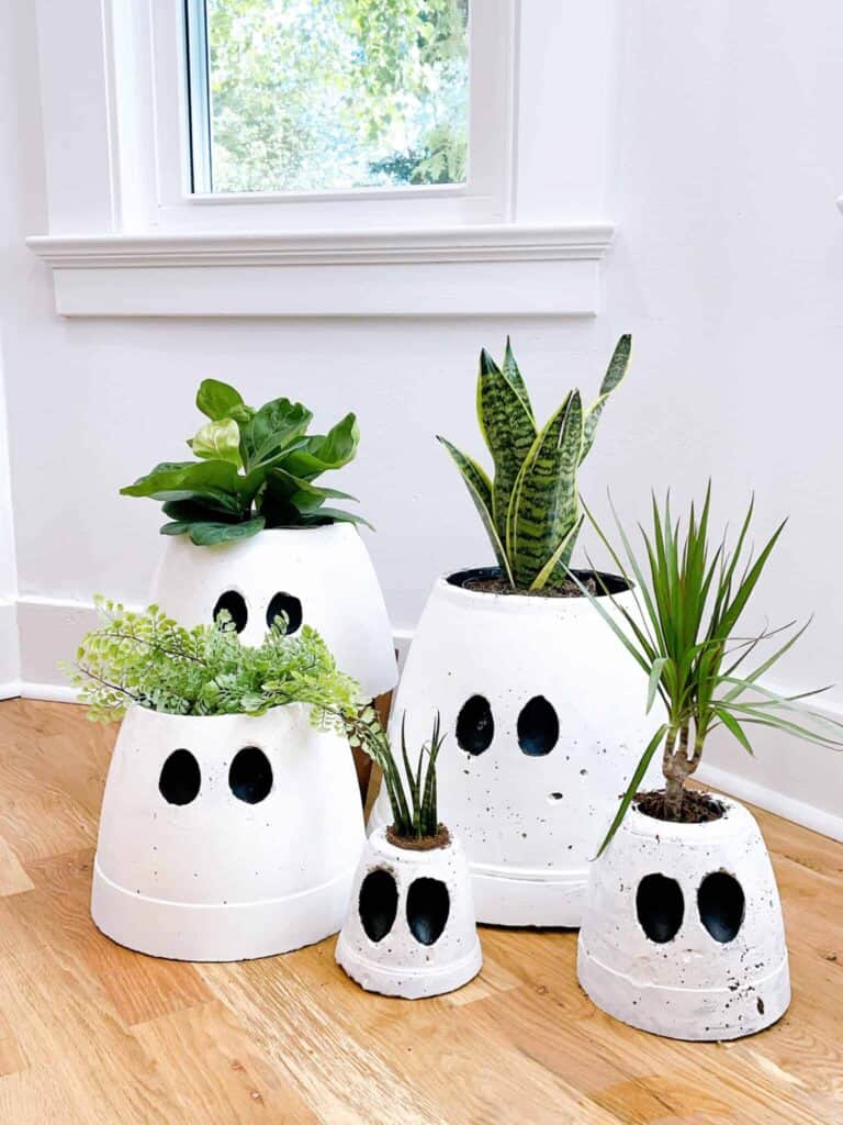 DIY Halloween Decorations Ghost Planters