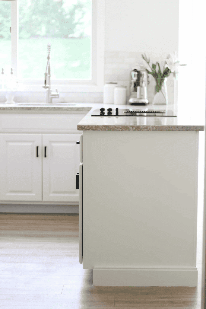 painted white kitchen cabinets diy