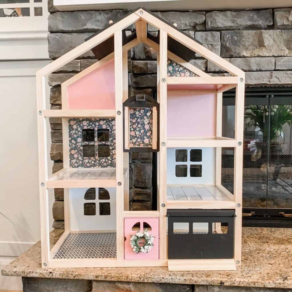 Dollhouse in pink and black
