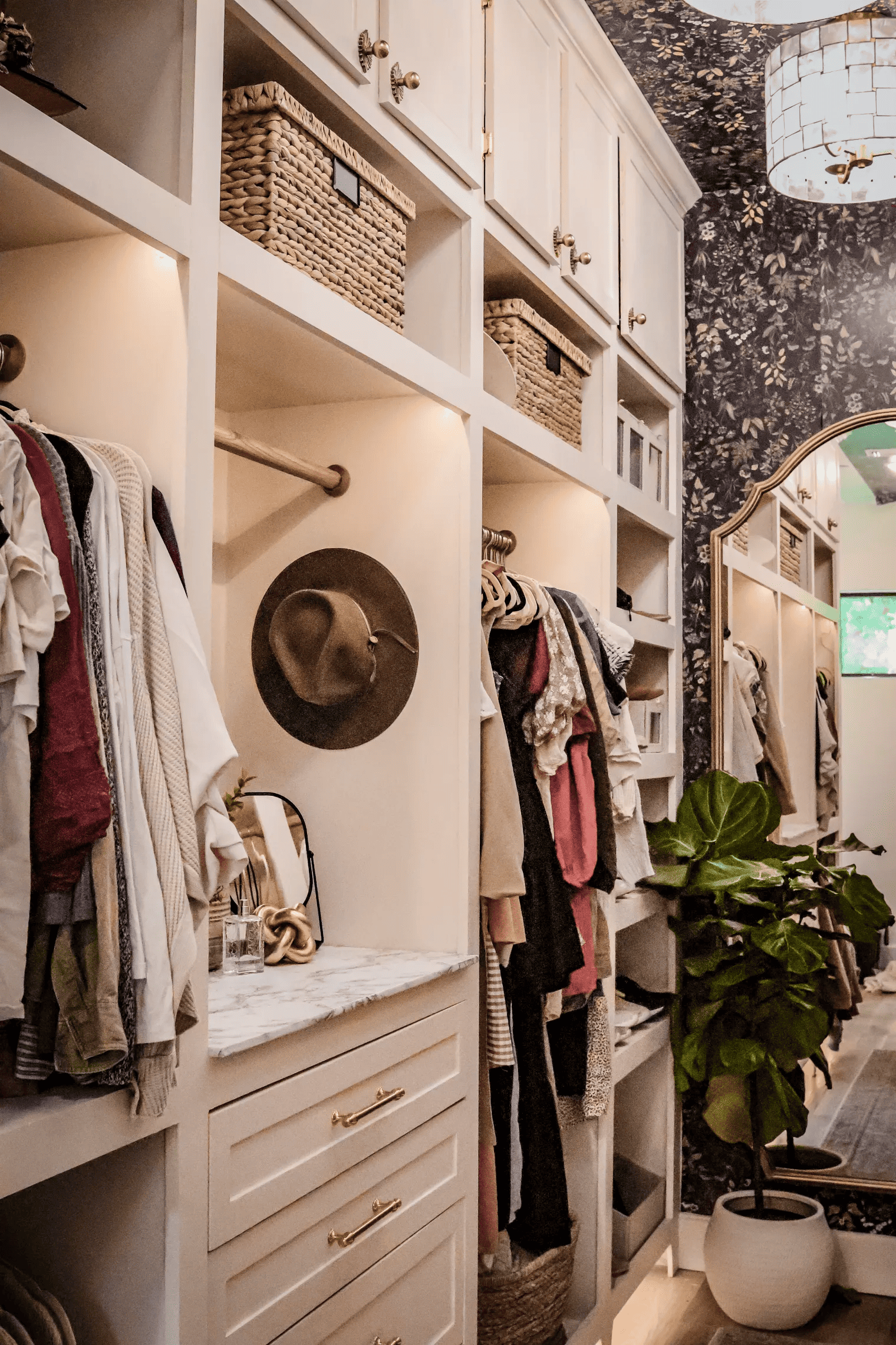 11 Storage Ideas On How To Hang Purses In A Closet arinsolangeathome