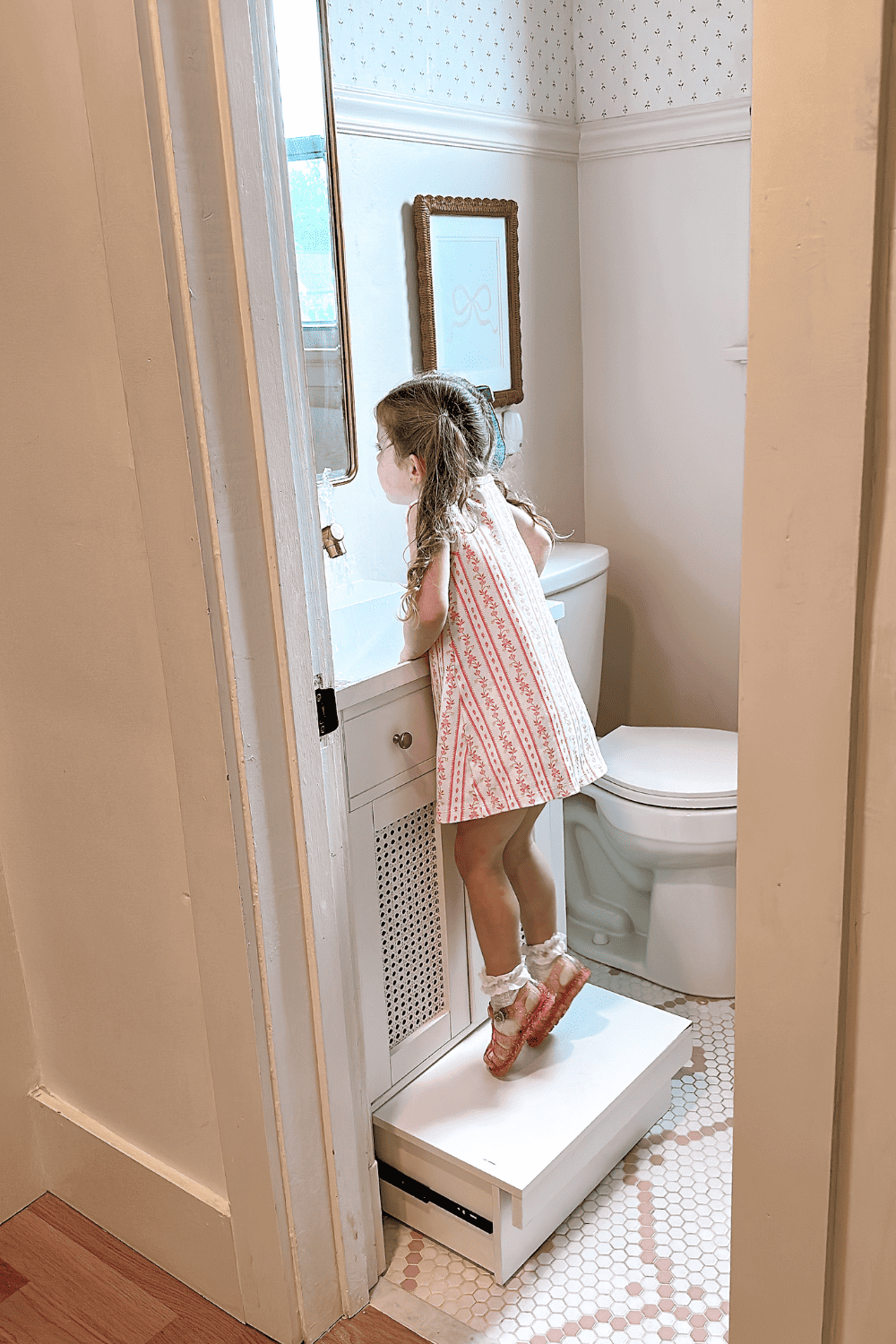 Kids Bathroom Organization - arinsolangeathome