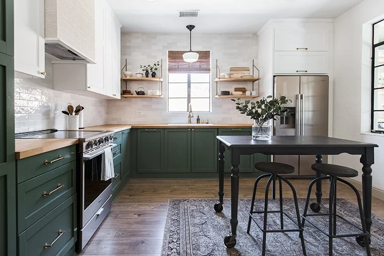 Kitchen in green and white
